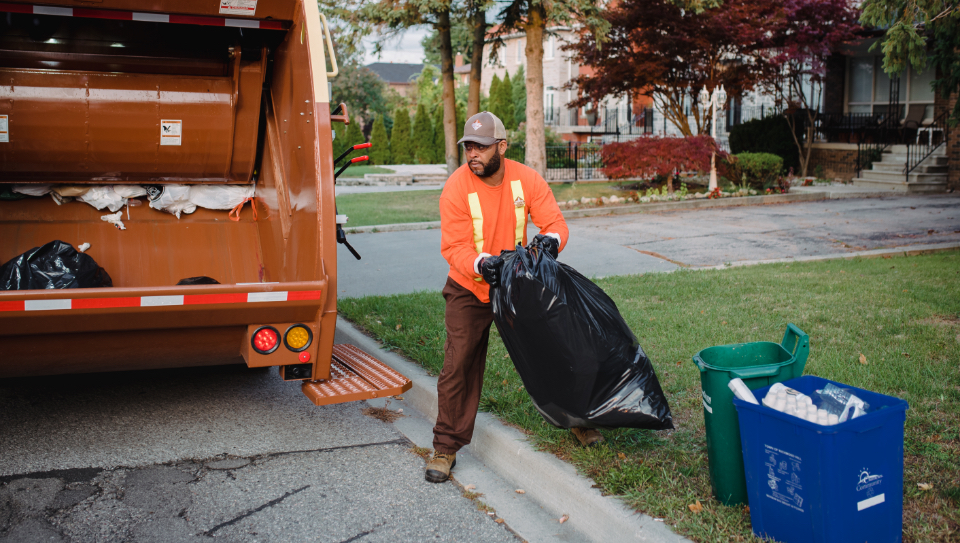 Garbage, Recycling and Green Cart Collection for Large Apartments - Niagara  Region, Ontario